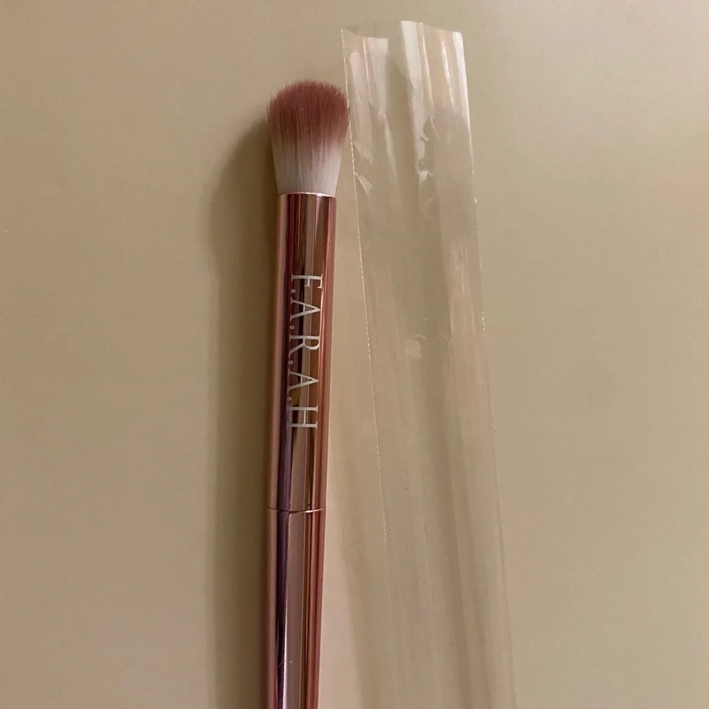 “F.A.R.A.H” 25EL Blender Brush